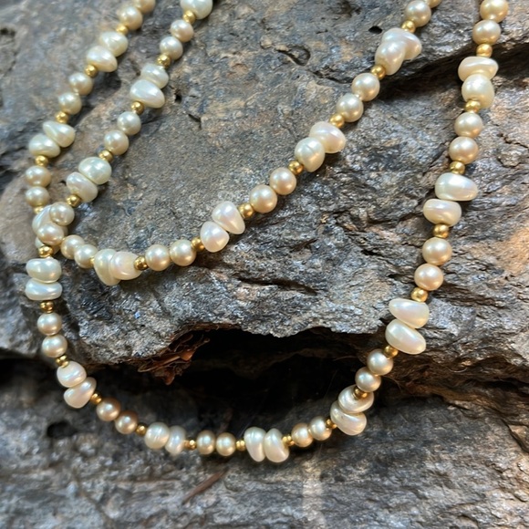 Vintage Marvella River Pearl Cream and Gold Strand Necklace - Picture 5 of 8